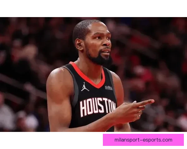 杜兰特称詹姆斯能打4到5年 末节仅出手2次重视团队篮球